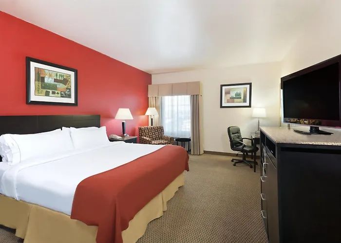 Hotel Express & By Ihg 3*