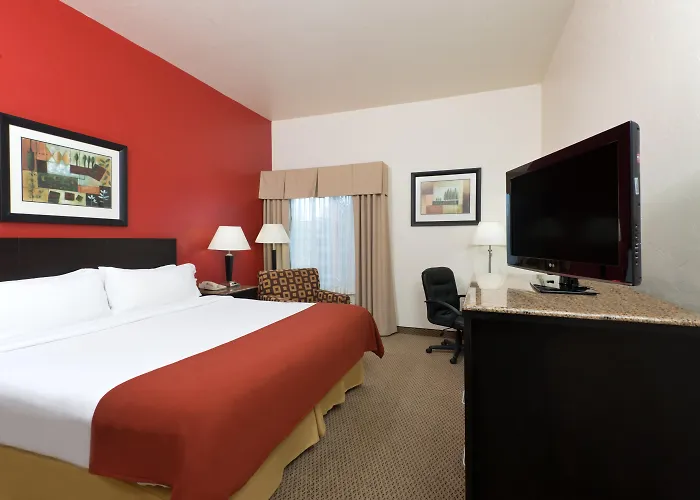 Express & By Ihg Hotel 3*