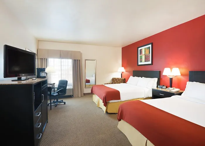 Express & By Ihg Hotel 3*