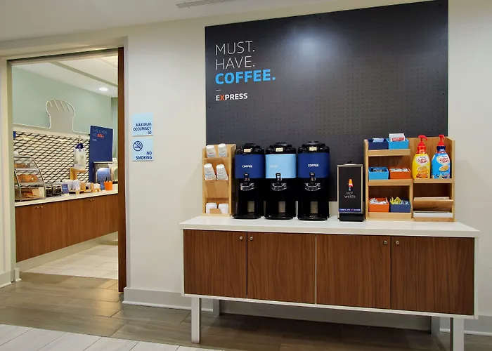 Express & By Ihg 3*